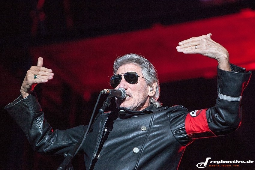 Roger Waters in pseudo-faschistischem Outfit