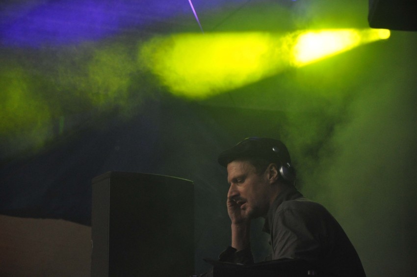 DJ Koze (live beim MS Dockville Festival 2013)